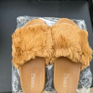 Rouge Helium Tan Faux Fur Slippers